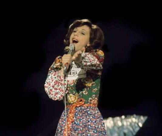 Ne seninle ne de sensiz bir dakika