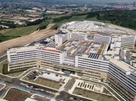 AKP li milletvekili şehir hastanesinden şikayetçi!