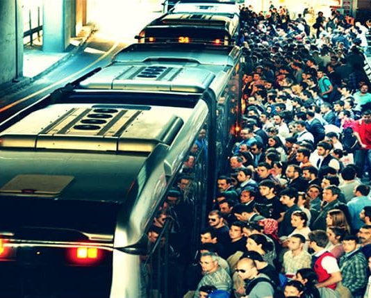 Metrobüslerde İmamoğlu üzerinden vatandaşı cezalandırıyorlar iddiası