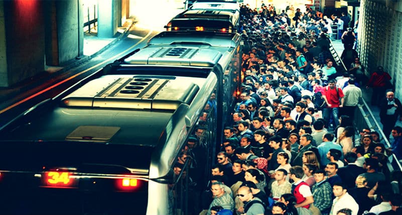 Metrobüslerde İmamoğlu üzerinden vatandaşı cezalandırıyorlar iddiası