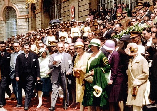 mustafa kemal atatürk kemalist devrim türkiye modernite kadın