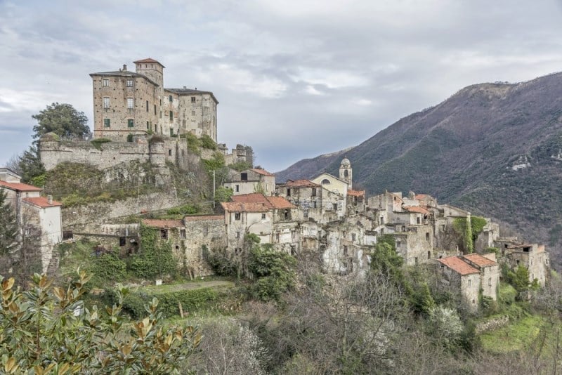 Balestrino, İtalya terk edilmiş şehirler