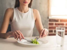 Ergenlik döneminde yeme bozukluğu 15 belirti