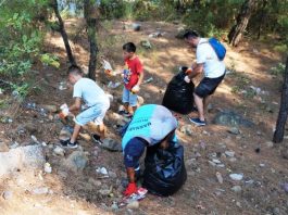 Marmaris çocuklar ve ailelerinden farkındalık yaratan temizlik çalışması ben de varım