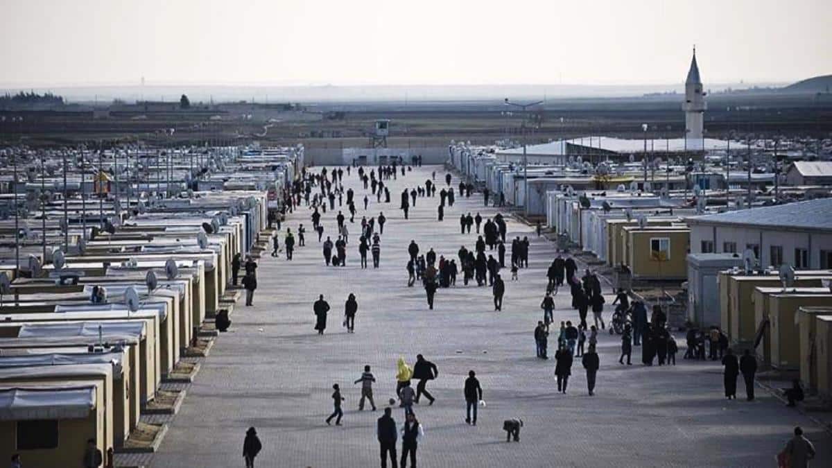 Türkiyedeki Suriyelilerin sadece 1,7 si kamplarda kalıyor