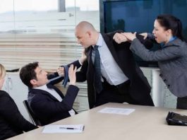 Yargıtay dan emsal karar: Kavgayı ilk başlatan işçi tazminatsız kovulur