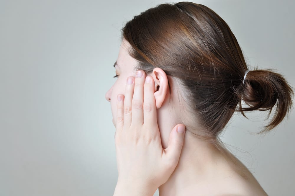 Dış kulak iltihabı belirtileri neler? Kulağınızı iyice kurutun! kulak damlası