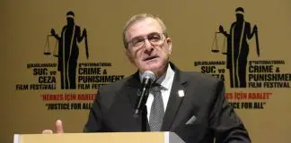 Kız çocuklarımızın tecavüzcüsüyle evlensin mi evlenmesin mi tartışmasını yapmak utanç verici! Prof. Sözüer: Kız çocuklarımızın tecavüzcüsüyle evlensin mi evlenmesin mi tartışmasını yapmak utanç verici!