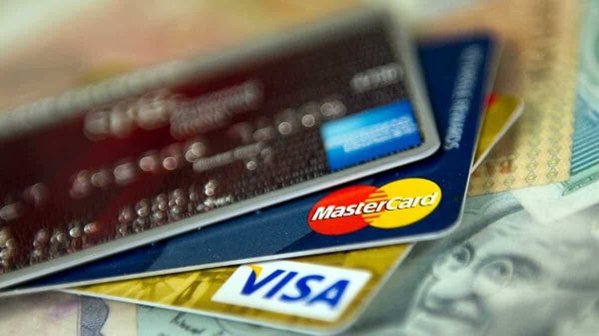 Aidatsız kredi kartı vermeyen bankalara cezalar artırıldı