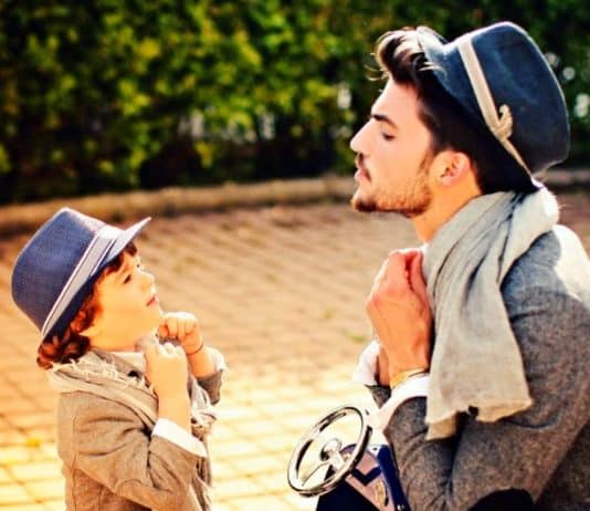 Çocuklar ile sağlıklı iletişim kurmak isteyen babalara 8 öneri