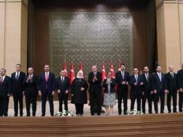 AKP'li vekiller bakanlardan rahatsız: Seçimle işbaşına gelmedikleri için