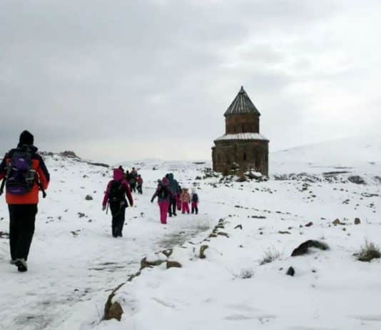 Kış tatilinde Kars çocuklarla kamp kampa gidelim mi baba