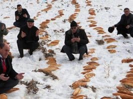 İnançlı olmak değil, bilimsellikten uzak olmak mahveder! doğaya ekmek bırakmak deprem