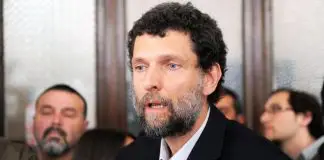 Gezi davasından beraat alan Osman Kavala yeniden tutuklandı Gezi davasından beraat alan Osman Kavala yeniden tutuklandı