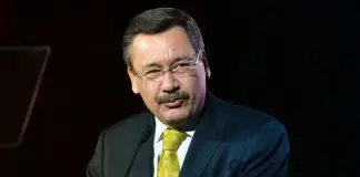 Melih Gökçek’in mal varlığı bildirimi: 2 daire, 92 bin TL, 2 bin Euro ve 500 dolar Melih Gökçek'in mal varlığı bildirimi: 2 daire, 92 bin TL, 2 bin Euro ve 500 dolar