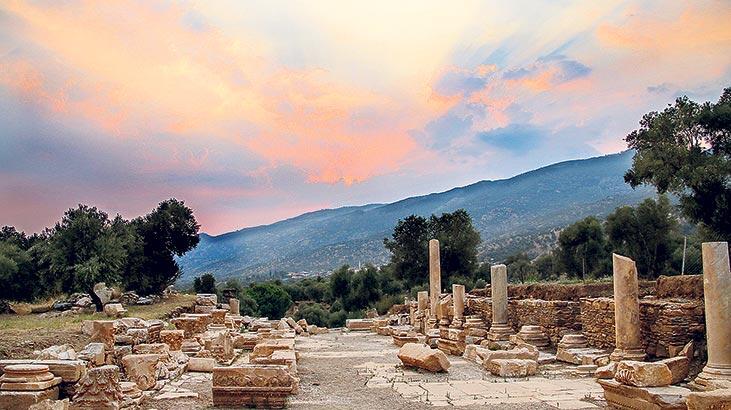nysa-antik-kenti-aydin-gezilecek-yerler-Dionysos-2.jpg