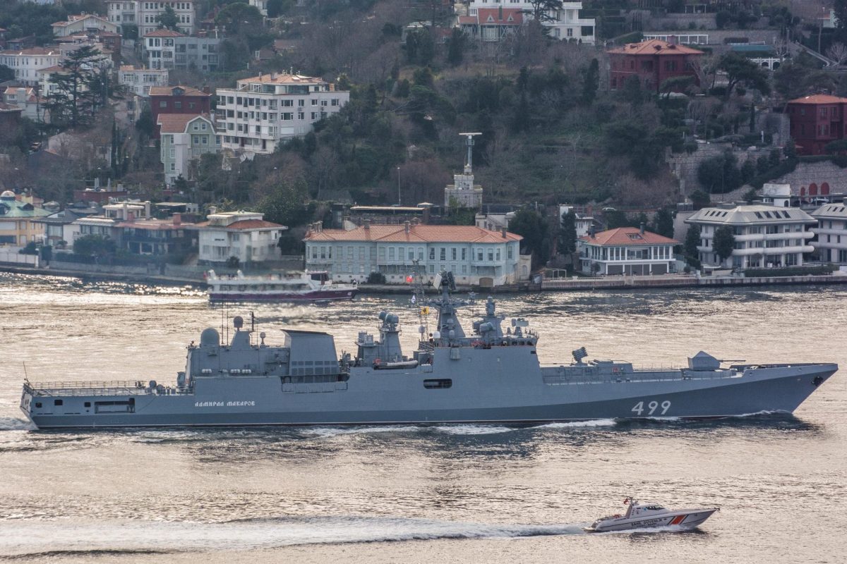 rus savaş gemileri fırkateyn istanbul boğazı geçişi