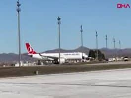 Sağlık Bakanı: THY nin Tahran uçağındaki 132 yolcu karantinada