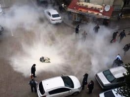 Valilik önünde 'Çocuklarım aç' diyerek kendini yakan vatandaş hayatını kaybetti