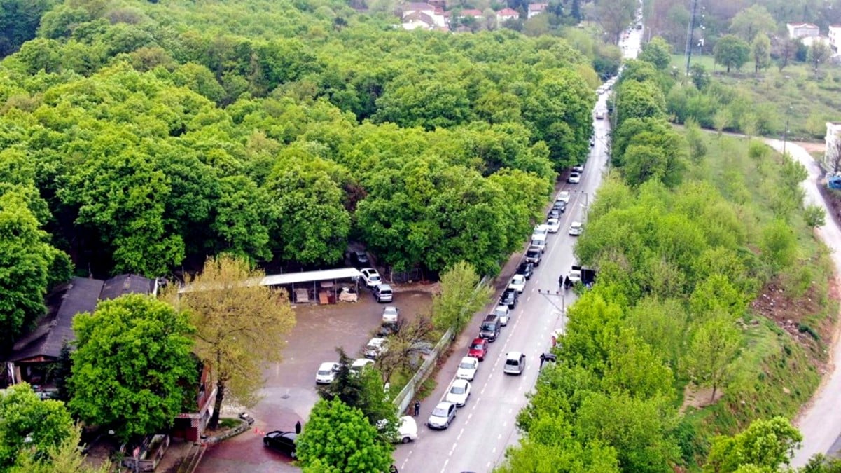 Bursa sokağa çıkma yasağı öncesi kilometrelerce su kuyruğu uludağ