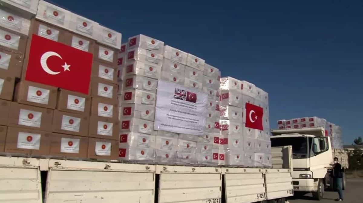 Türkiye, İngiltere ye askeri kargo uçağı ile tıbbi yardım gönderiyor