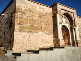 eğret kervansarayı