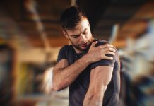 Omuz çıkığı belirtileri neler? Omuz çıkığına yol açan 5 neden omuz çıkığı belirtileri