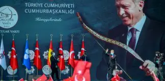 Deniz Zeyrek: Malazgirt’teki organizasyon neden Kocatepe’de yapılmıyor? malazgirt