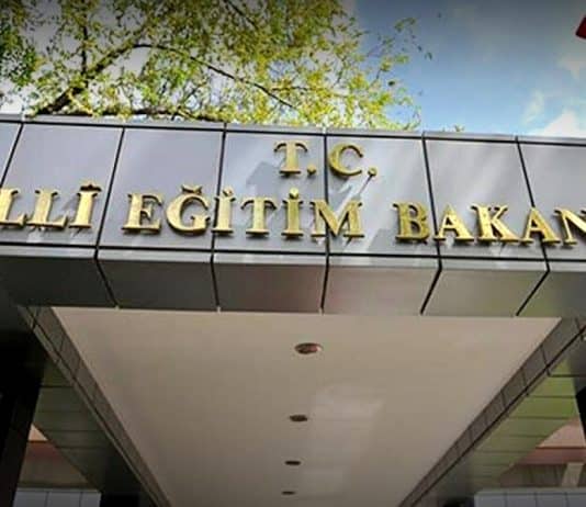 okulda öpüşme davası