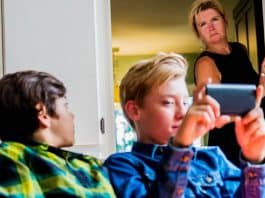 Çocuklara sosyal medya hesabı kaç yaşında açılmalı?