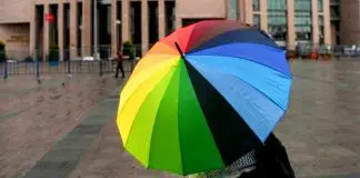 Ticaret Bakanlığı: LGBT temalı ürünler +18 uyarısı ile satılabilir Ticaret Bakanlığı: LGBT temalı ürünler +18 uyarısı ile satılabilir