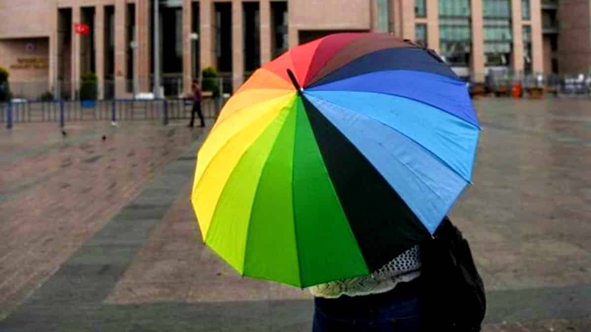 Ticaret Bakanlığı: LGBT temalı ürünler +18 uyarısı ile satılabilir