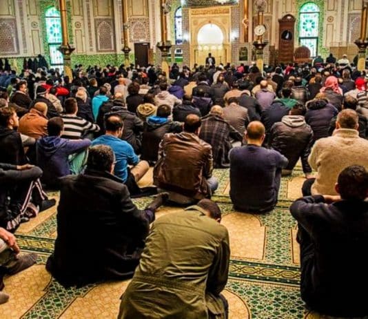 Belçika, eşcinselliğin hastalık olduğunu söyleyen imamı sınır dışı ediyor