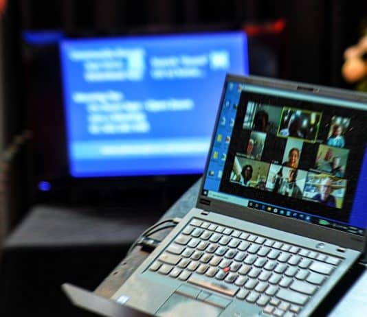 Almanya hükümetinden öğretmenlere 500 milyon euroluk dizüstü bilgisayar