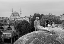 Timurtaş Onan’dan yeni fotoğraf kitabı: İstanbul Bir Garip Şehir Timurtaş Onan yeni fotoğraf kitabı: İstanbul Bir Garip Şehir