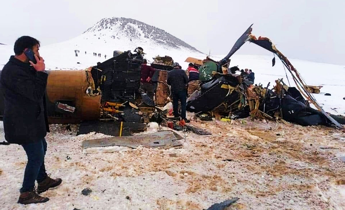 Bitlis Tatvan kırsalında askeri helikopter düştü: 11 şehit