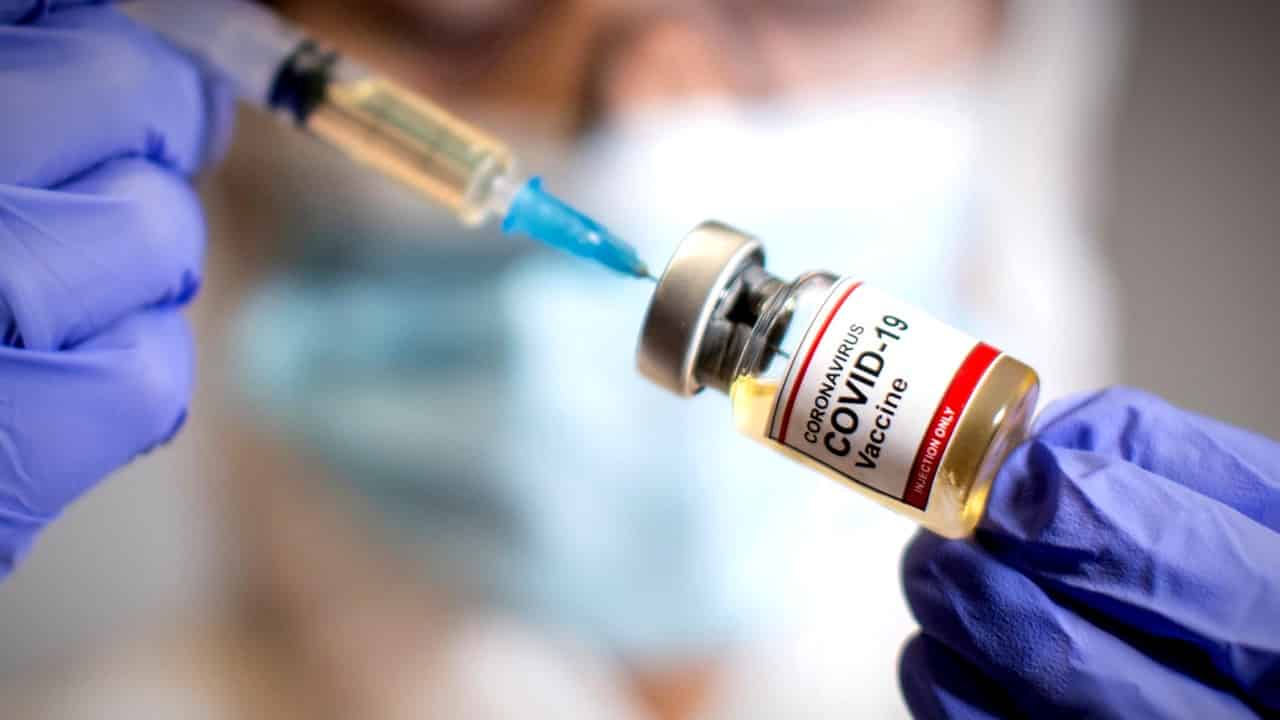 Sağlık Bakanlığı rehberi güncelledi: İki doz aşı olana karantina yok
