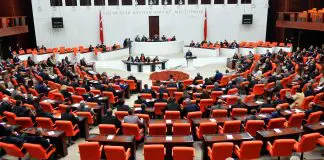 CHP’nin emekliye 2 bin lira bayram ikramiyesi teklifi AKP ve MHP tarafından reddedildi meclis