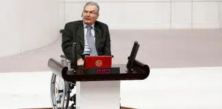 Deniz Baykal’ın vekilliğinin düşürülmesi için başvuruda bulunuldu Deniz Baykal