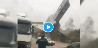 İstanbul Çatalca’da fırtınanın etkisiyle saat kulesi devrildi saat kulesi devrildi