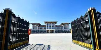 AKP’li vekil: Saray dediğiniz Külliye’de çalışıp aç kalanlar var! Külliye'de çalışıp aç kalanlar