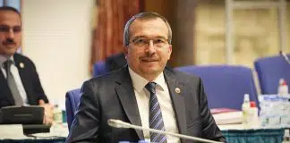 AKP’li Aydemir: Aylarca soğan ekmek yiyeceğiz ama kimseye taviz vermeyeceğiz Uğur Aydemir