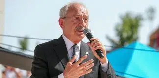 Kılıçdaroğlu: Hepiniz tatildesiniz ama unutmayın, bu kardeşiniz çalışıyor Kılıçdaroğlu