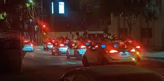 ABD’de robot taksiler bir olup yolu trafiğe kapattı robot taksiler