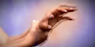 Titreme hastalığı (esansiyel tremor) nedir? Tedavide bileklik kullanımı Titreme tremor bileklik