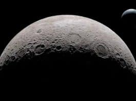 Ay'ın karanlık yüzü