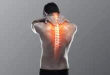 Geçmeyen omurga ağrısı hangi hastalıkların belirtisi? Geçmeyen omurga ağrısı