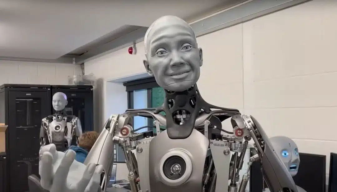 gelişmiş insansı robot