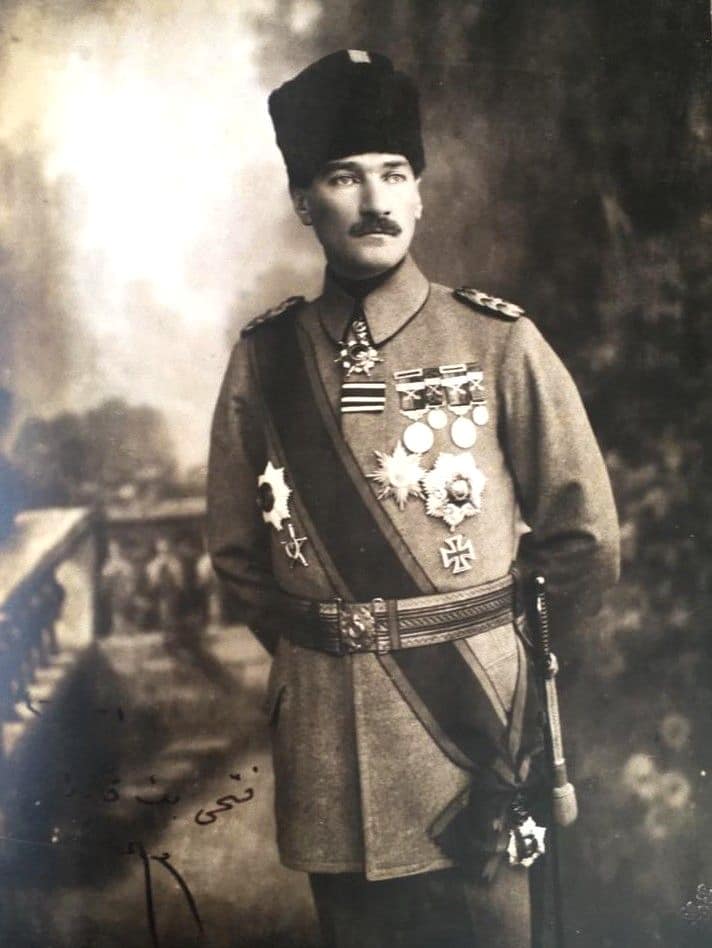 Mustafa Kemal Paşa, Mirliva (Tuğgeneral) üniformasıyla (1915)