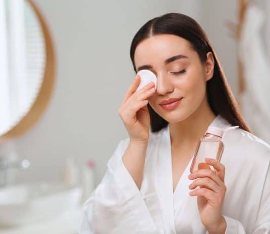 Makyaj Temizleme Suyu